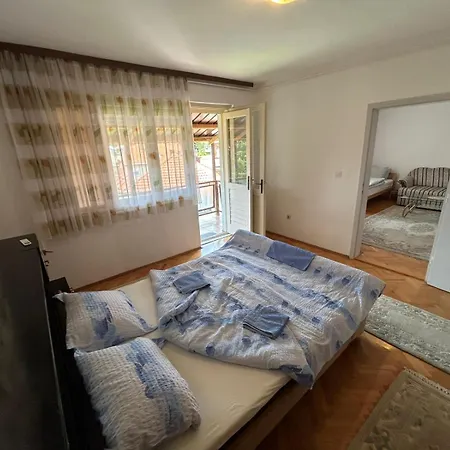 Biser Private Free Parking Apartment *