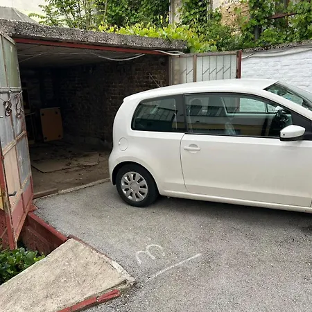 Biser Private Free Parking * Sarajevo