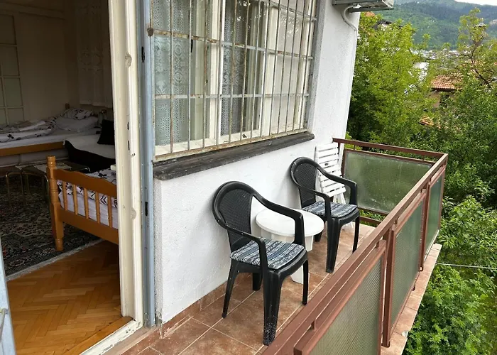 Biser Private Free Parking * Sarajevo