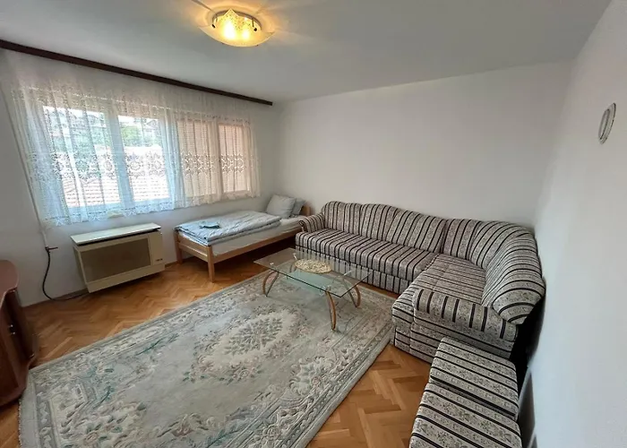 Biser Private Free Parking *