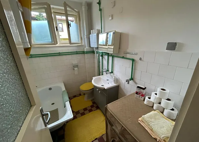 Biser Private Free Parking * Sarajevo