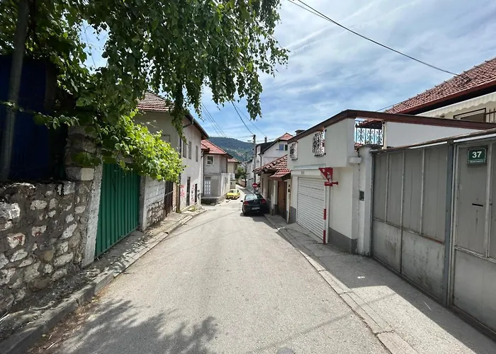 Biser Private Free Parking * Sarajevo